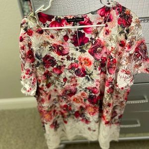 Women’s Floral Fabric Short Sleeved Blouse